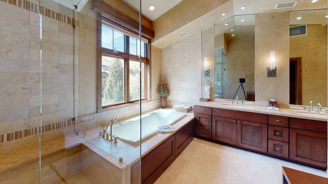 Penthouse, 3 Bedrooms (+ Den, #454)