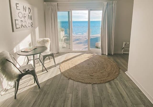 Panoramic Room