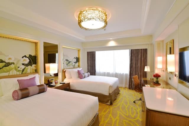 Club Premier Twin Room