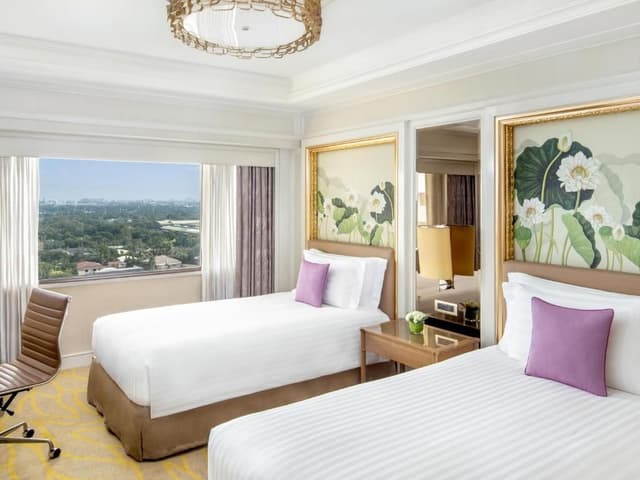 Club Premier Twin Room
