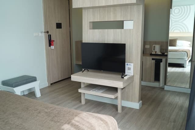 Deluxe Room, 1 Double Bed, Non Smoking, City View