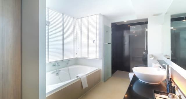 Suite, 1 King Bed, Non Smoking, City View