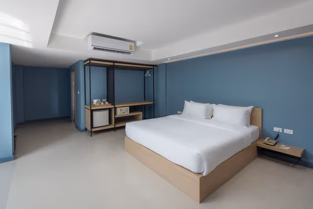 Deluxe Room, 1 King Bed