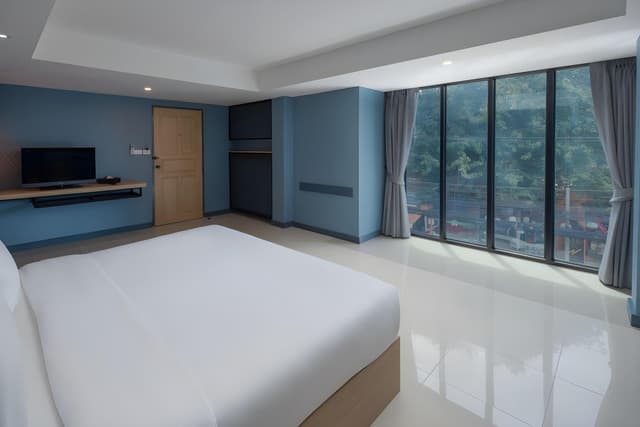 Deluxe Room, 1 King Bed