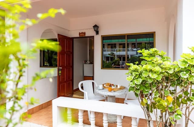 Superior Room, 1 Double Bed, Pool View