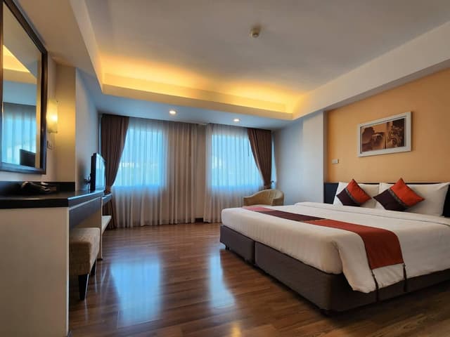 Standard King Room - Non-Smoking
