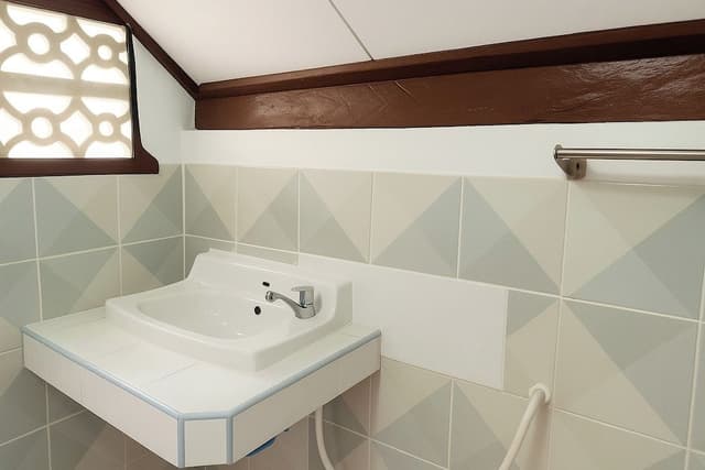 Bungalow Queen Bed with Fan