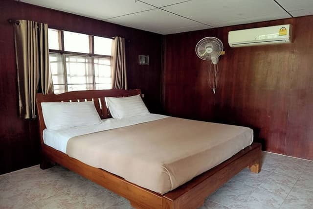 Standard Bungalow King Bed