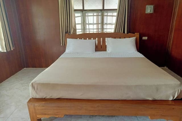 Standard Bungalow King Bed