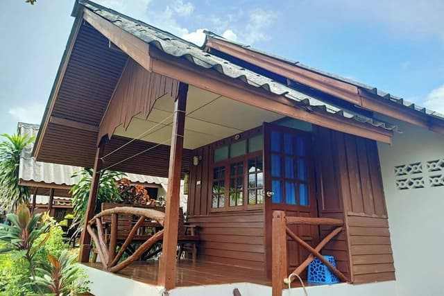 Standard Bungalow King Bed