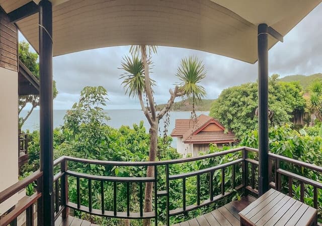 Bungalow with Sea View