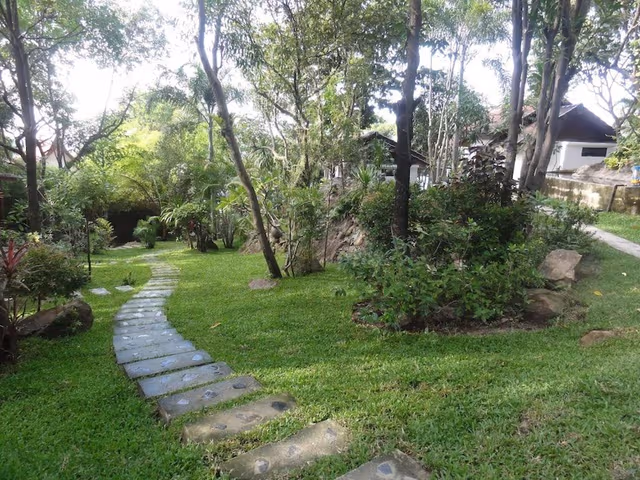 Bungalow with Garden View