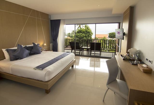 Deluxe Room, Balcony