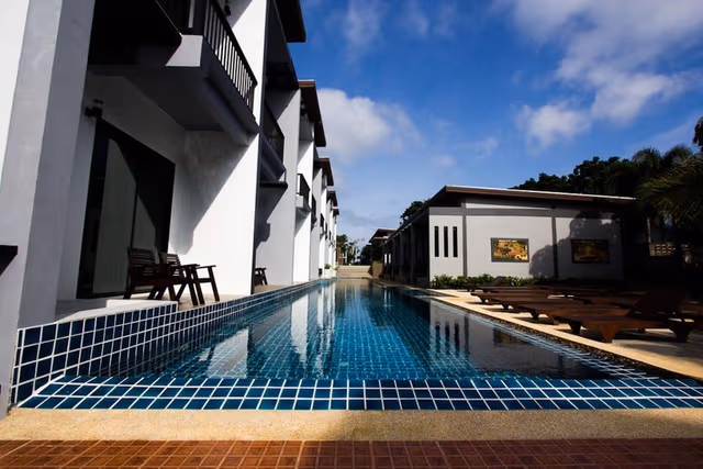 Superior Room, Pool View