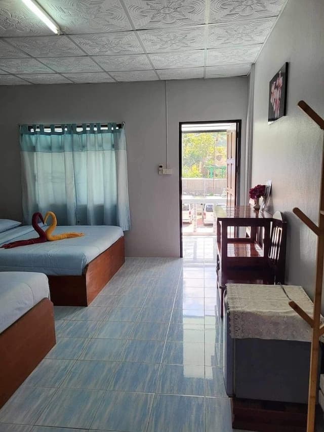 Economy Triple Room
