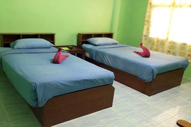Economy Triple Room