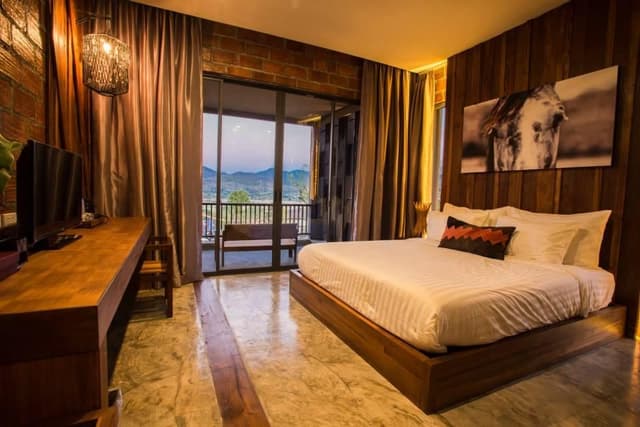 Deluxe King Room