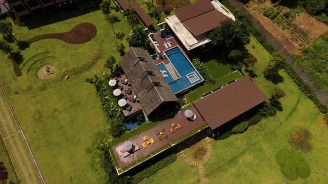 VILLA WITH PRIVATE POOL