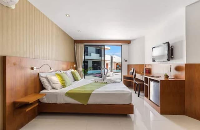 Ground Floor room Pool/Seaview