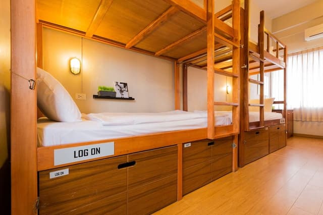 10 Beds Mixed Dorm