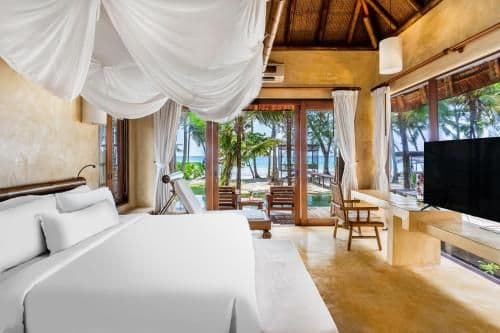 Beachfront Pool Villa Suite