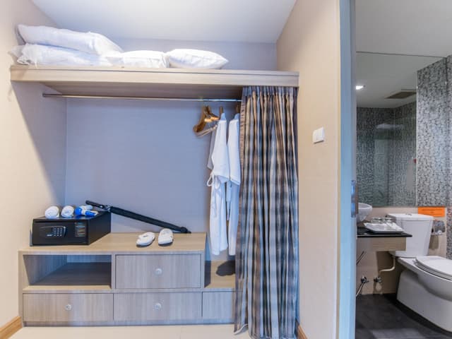 Retro Suite Twin