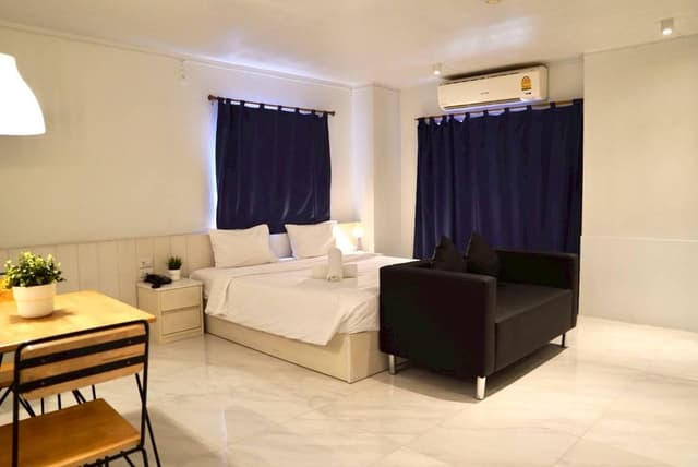 Deluxe Room with Balcony
