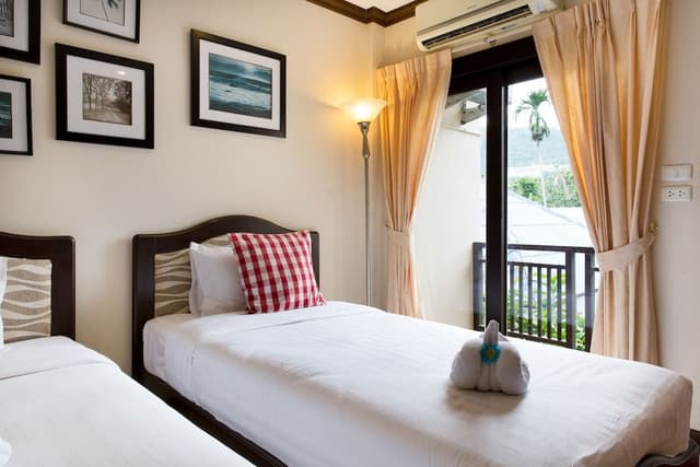 Standard Twin Room
