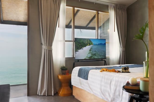 Honeymoon Bungalow, Beachfront