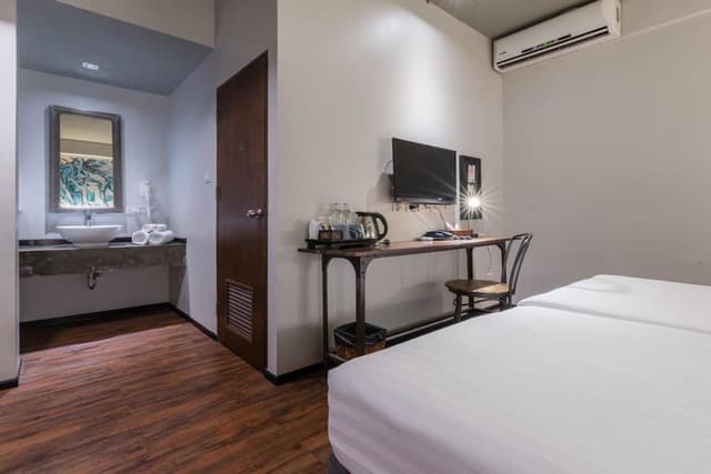 standard room (No window)