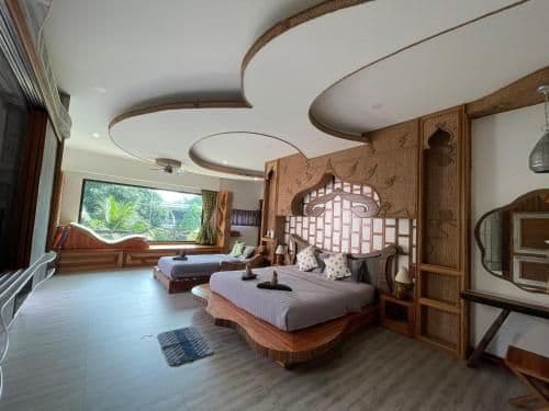Family Room with Side Sea View