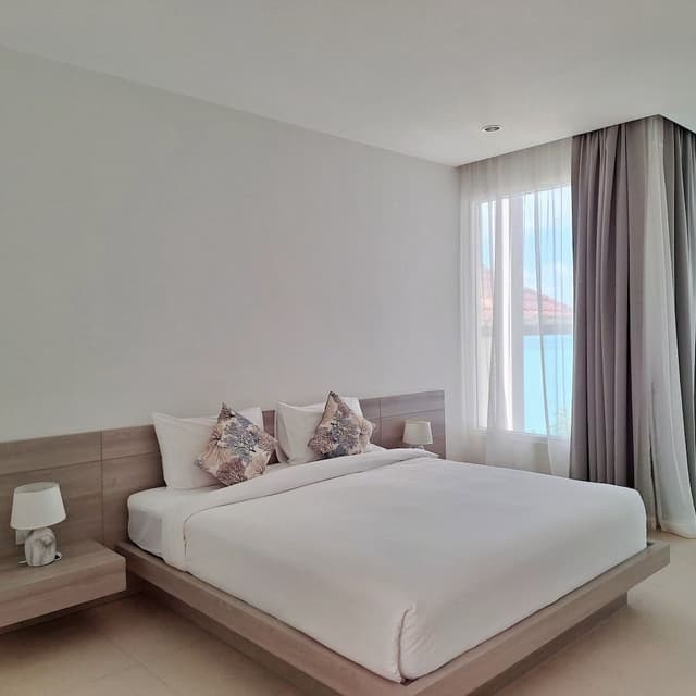 Deluxe Beachfront