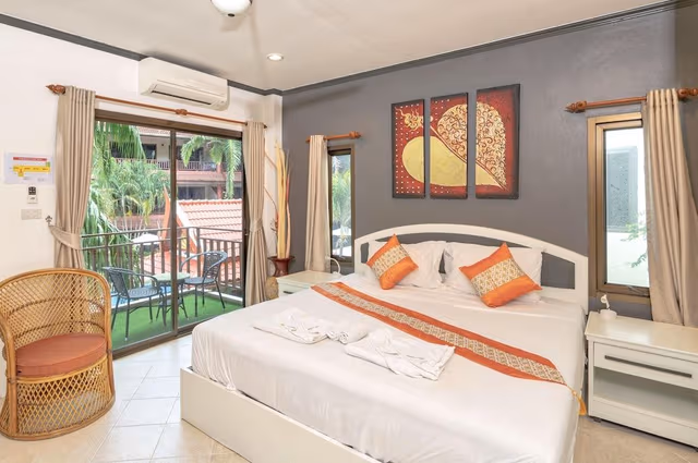 Superior Room, Balcony, Pool View
