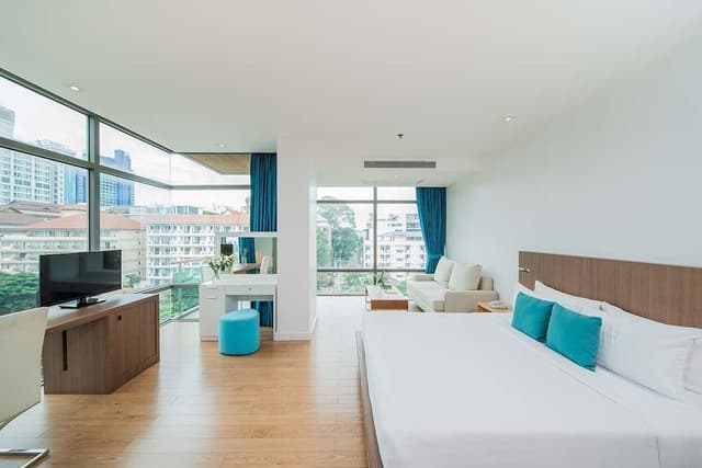 Suite, Sea View