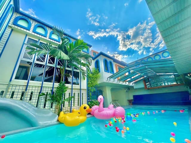 Two Doubles - Pool View