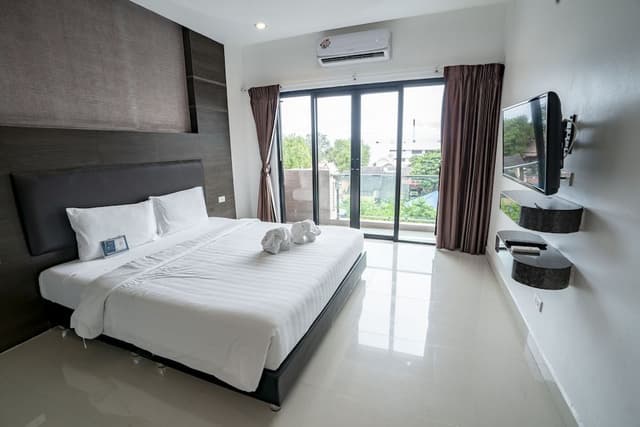 Deluxe Double Room Single Use