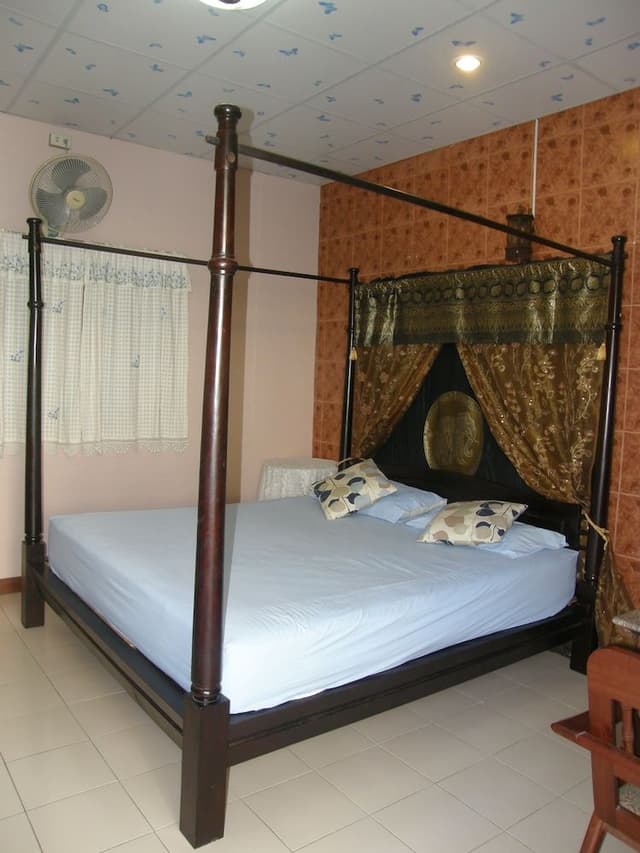 Twin Room, Balcony