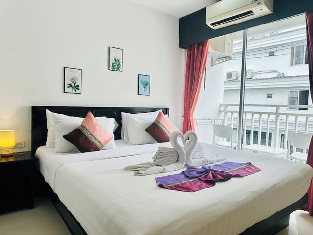 Deluxe Double or Twin Room, Balcony