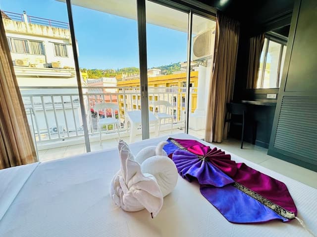 Deluxe Double or Twin Room, Balcony