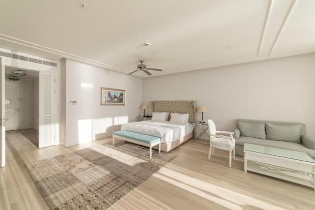 Premium Queen Room