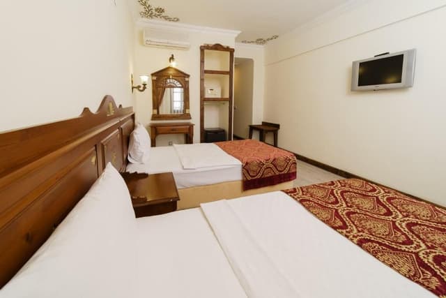 Economy Room