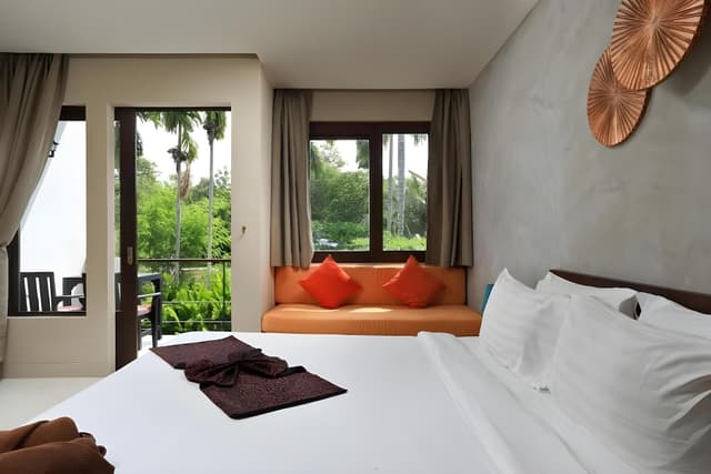 Executive Suite, Non Smoking, Pool View