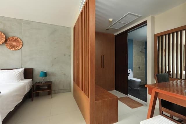 Executive Suite, Non Smoking, Pool View