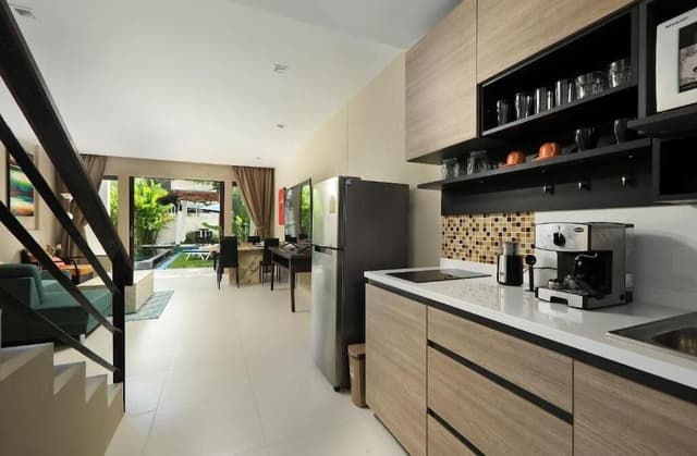 Executive Suite, Non Smoking, Pool View