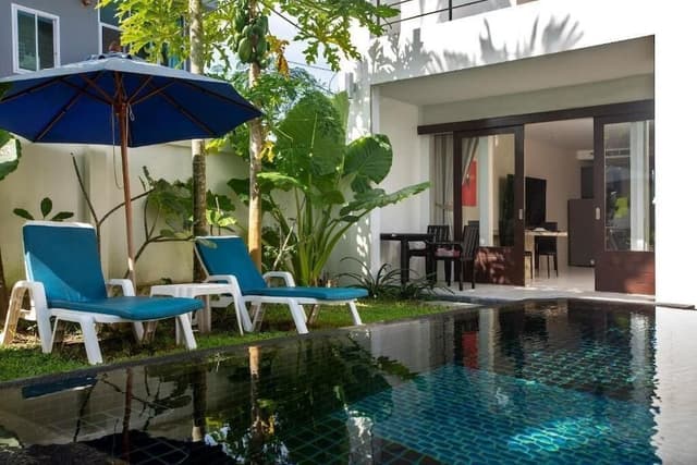 Executive Suite, Non Smoking, Pool View