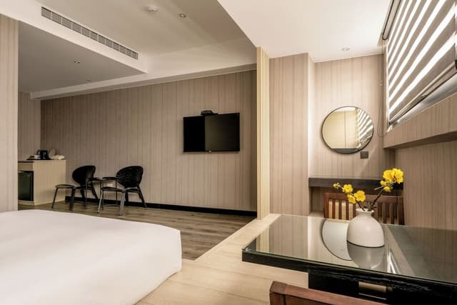 Deluxe Double Room - With Bathtub