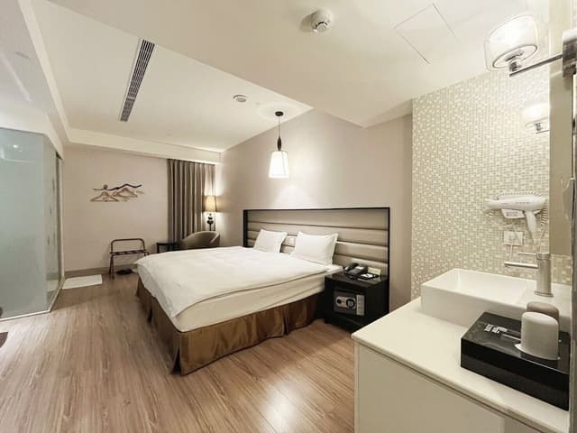 Business Room (No Parking Space)