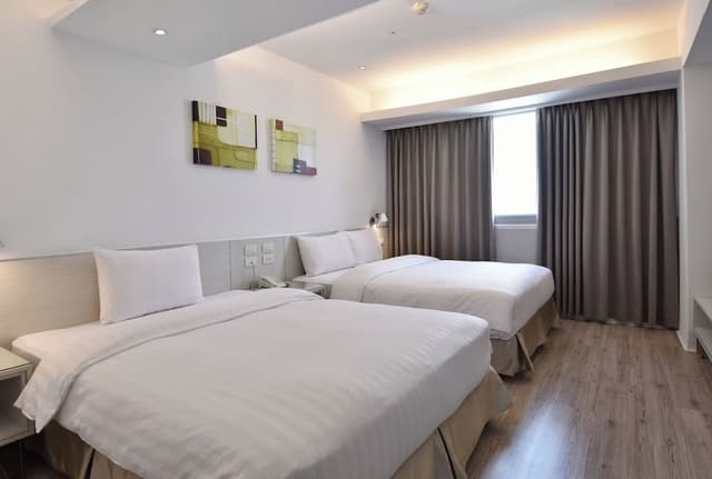 Business Triple Room, Non Smoking (Actual room may vary from the photos)