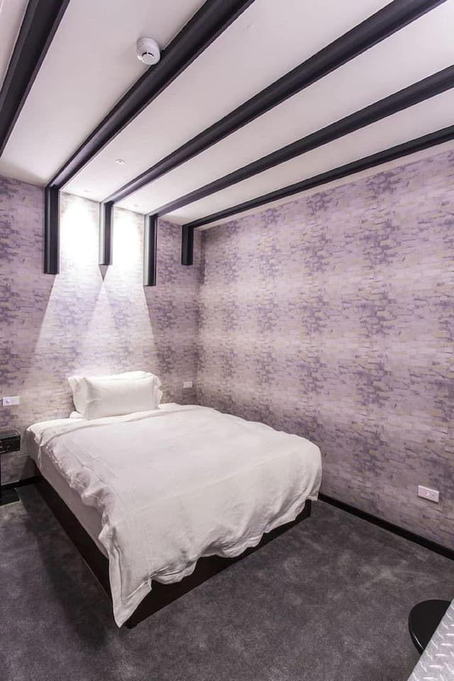 Elite Double Room, No Windows