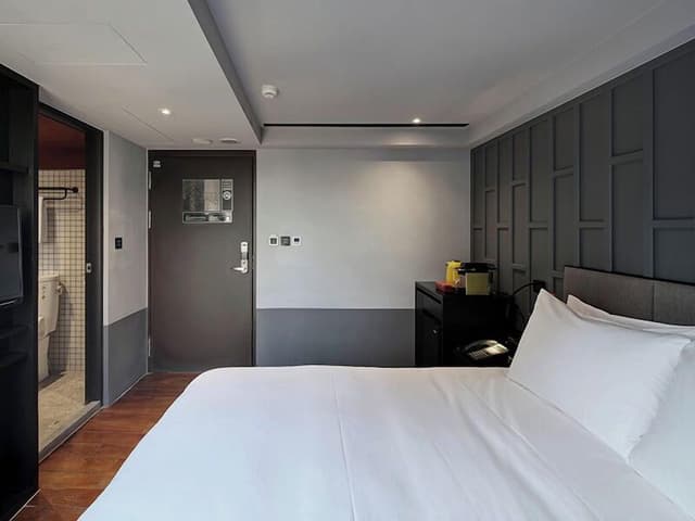 Classic Double Room